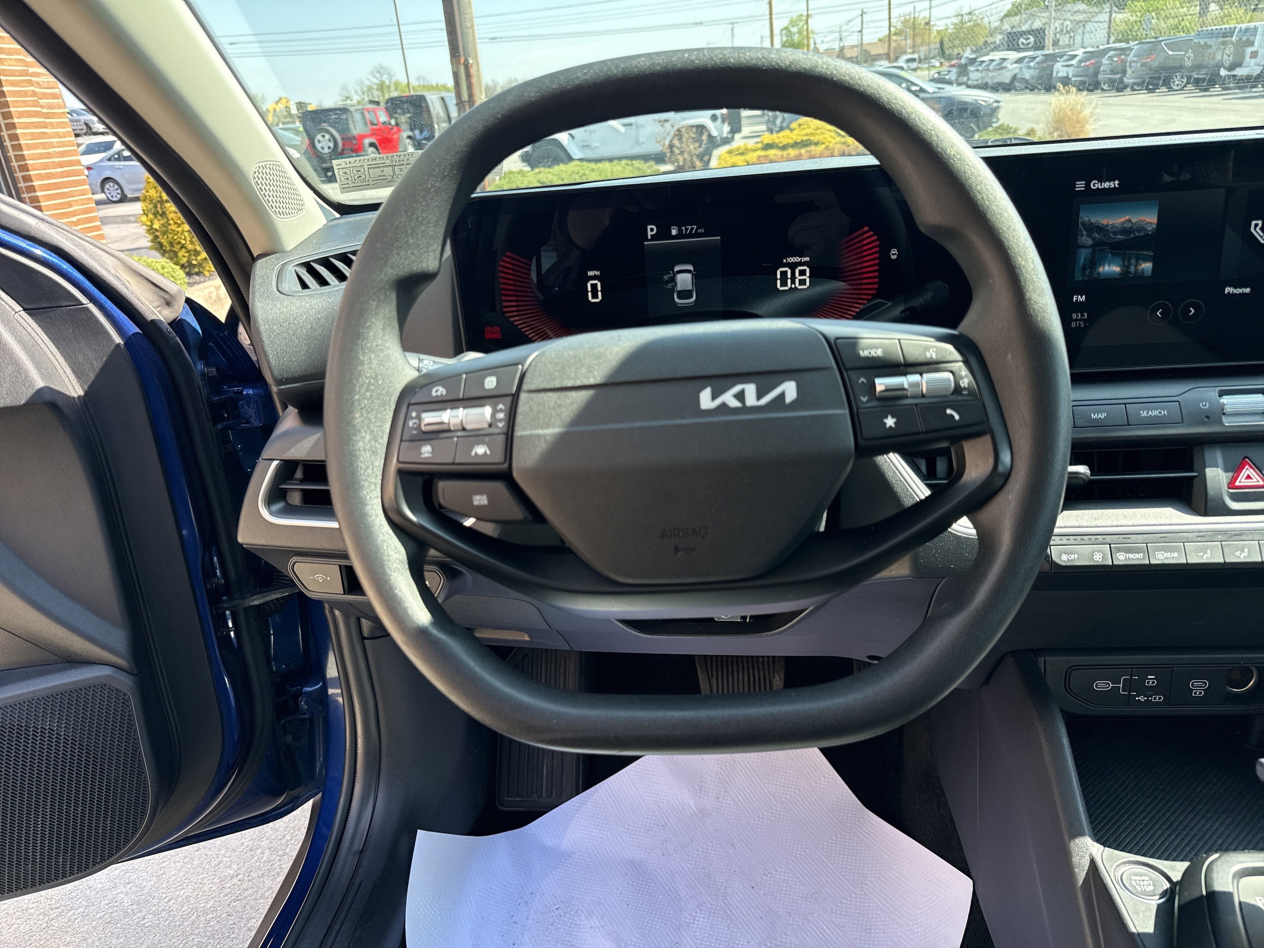 2025 Kia K4 LXS - Photo 16