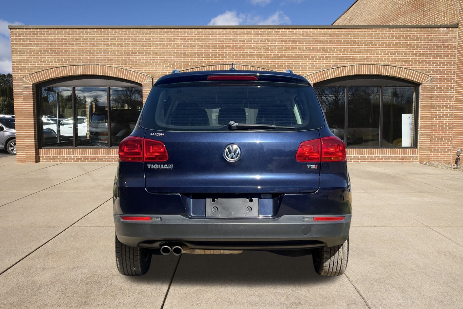 2016 Volkswagen Tiguan S photo 3