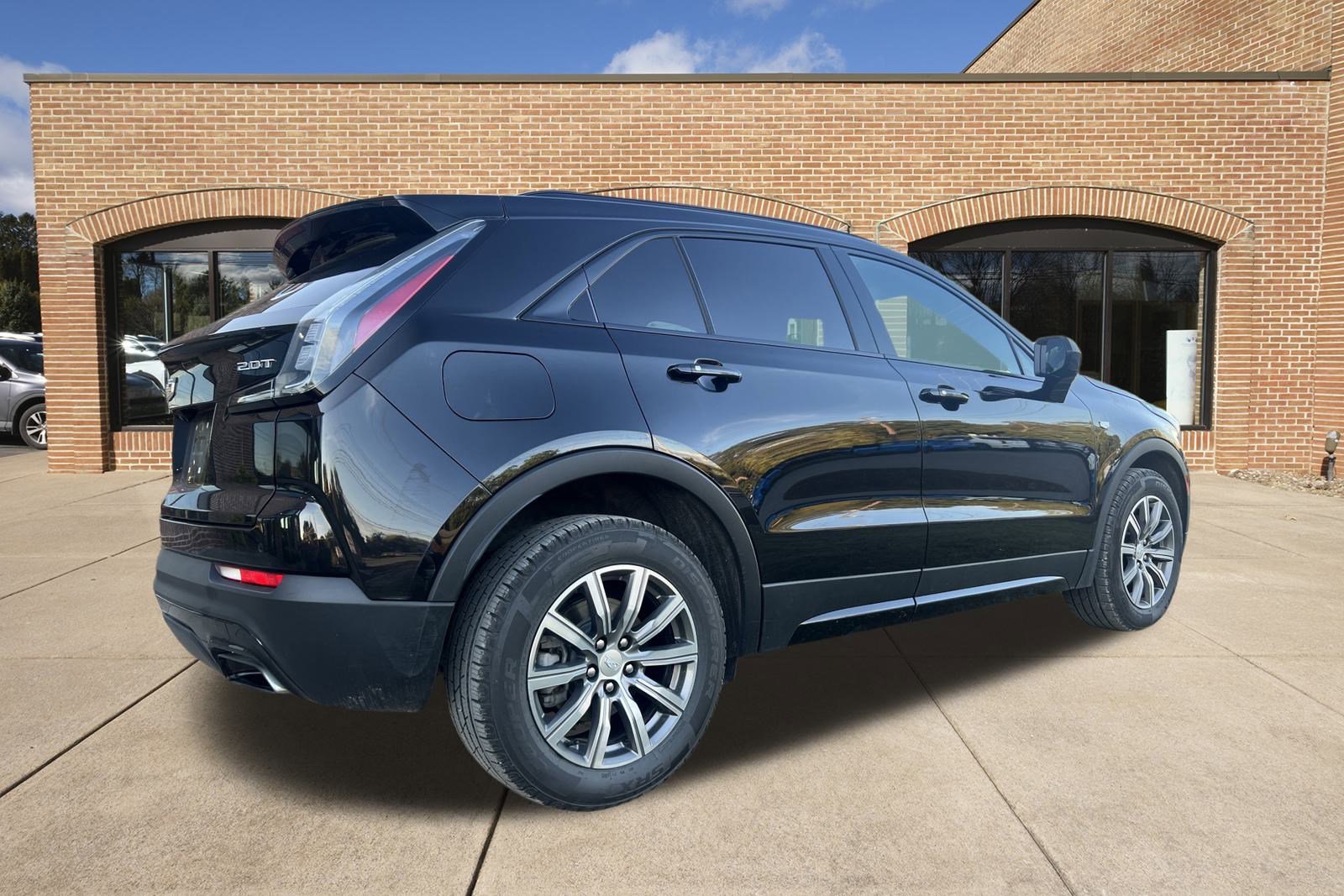 2019 Cadillac XT4 Sport photo 2