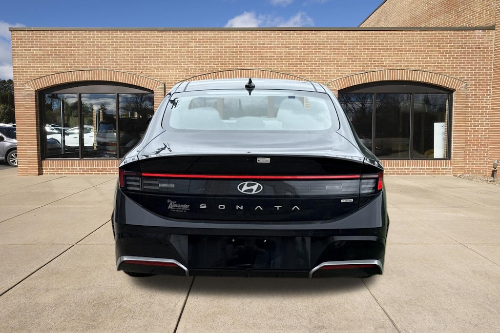 Certified 2025 Hyundai Sonata Hybrid Limited Sedan