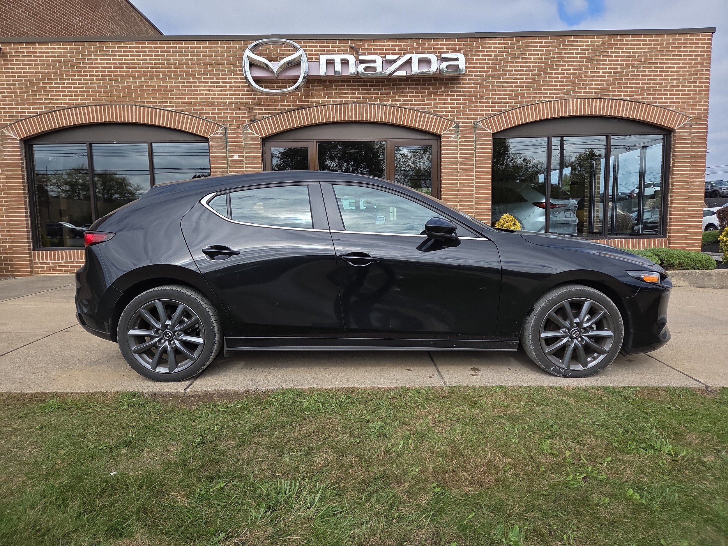 2024 Mazda Mazda3 Hatchback 2.5 s Preferred photo 2