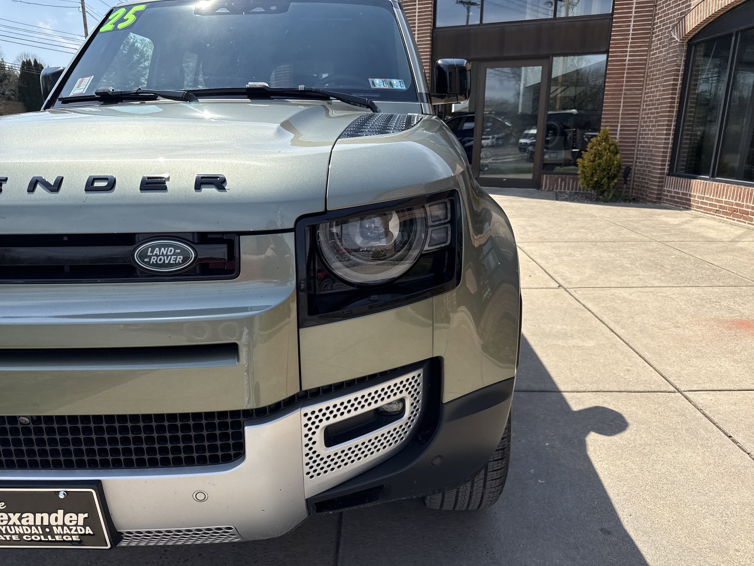 2025 Land Rover Defender S - Photo 10