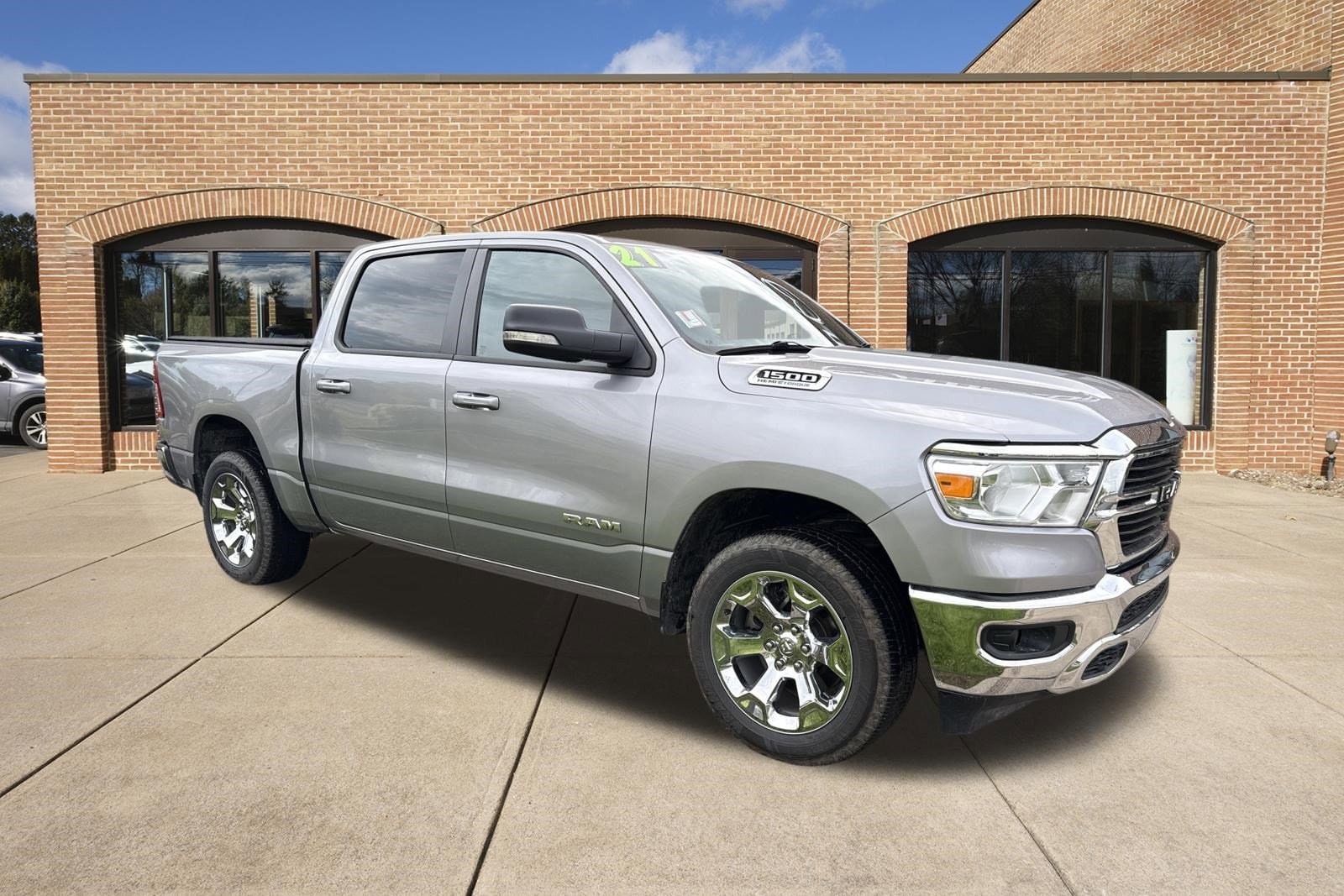 2021 RAM 1500 Big Horn/Lone Star 4x4 Crew Cab 5'7's photo
