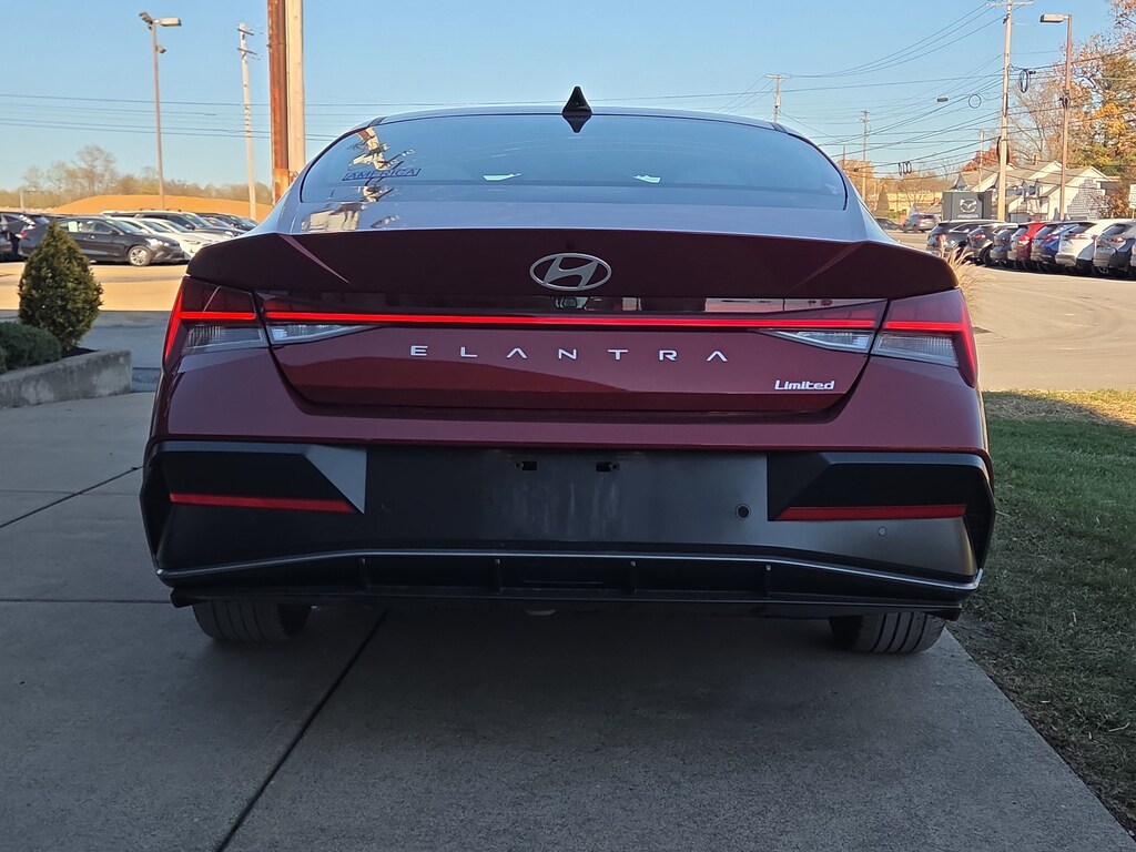 Used 2024 Hyundai Elantra Limited Sedan