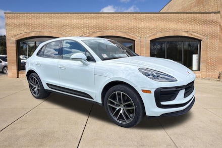 2025 Porsche Macan SUV