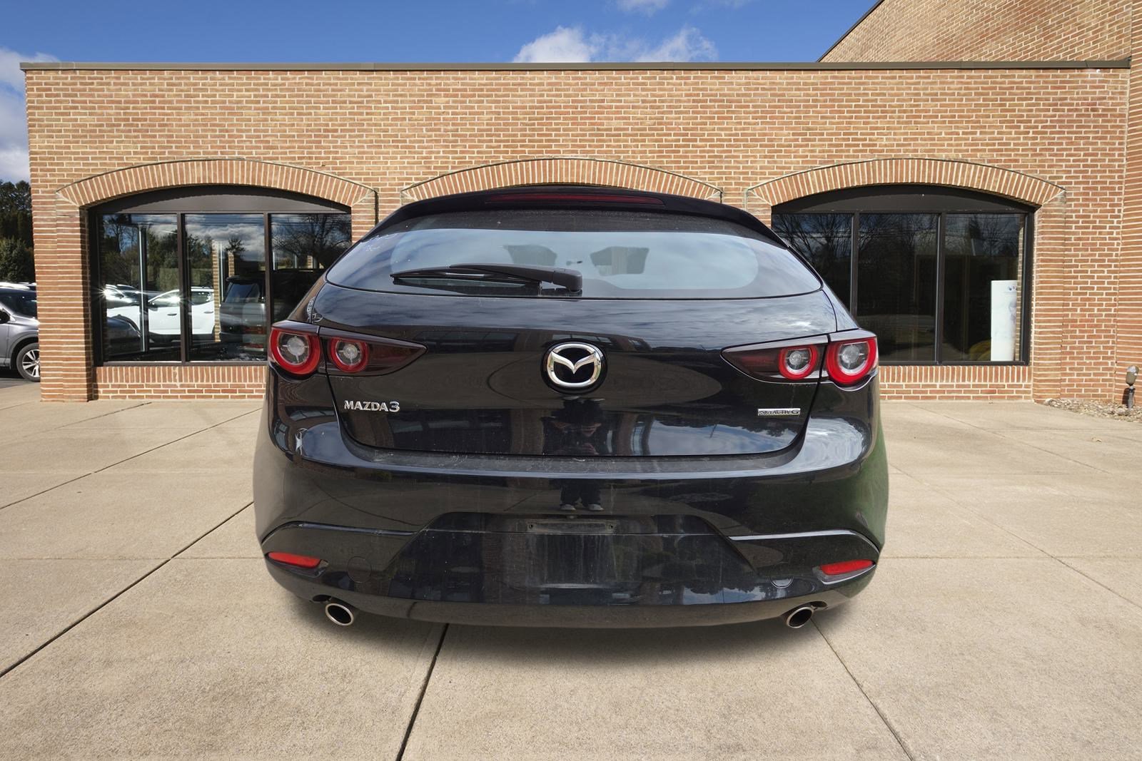 2024 Mazda Mazda3 Hatchback 2.5 s Preferred photo 4