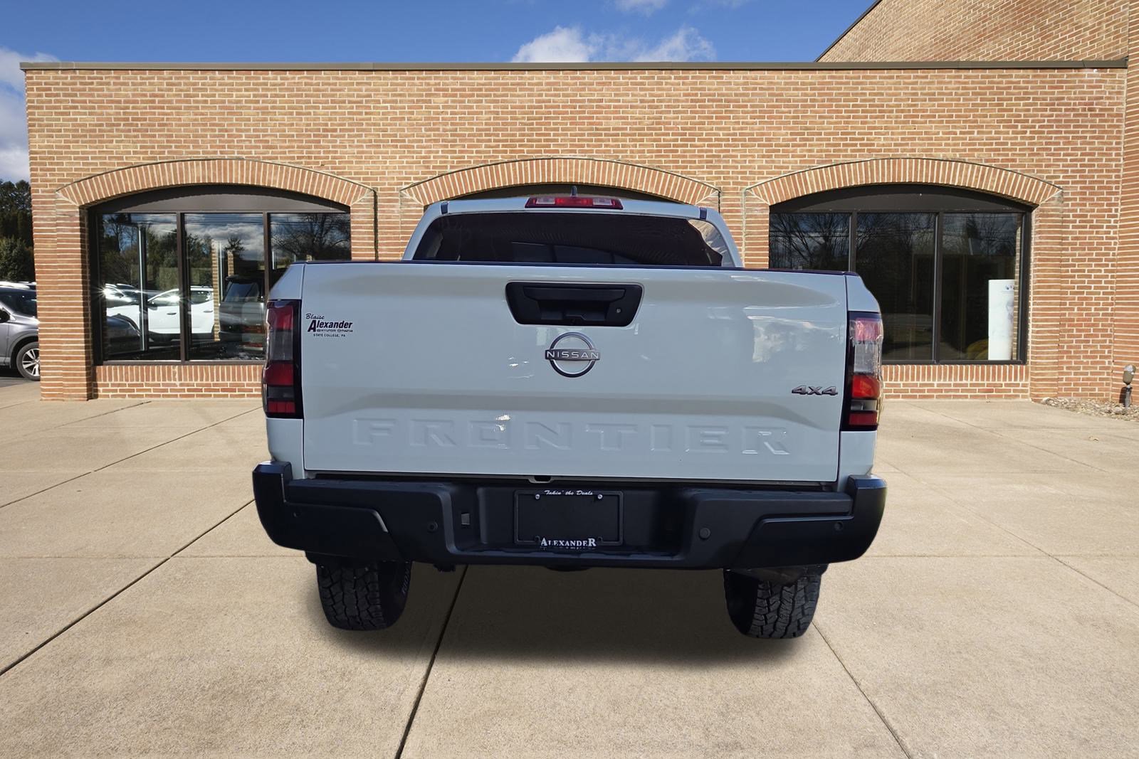 2022 Nissan Frontier Crew Cab S photo 4