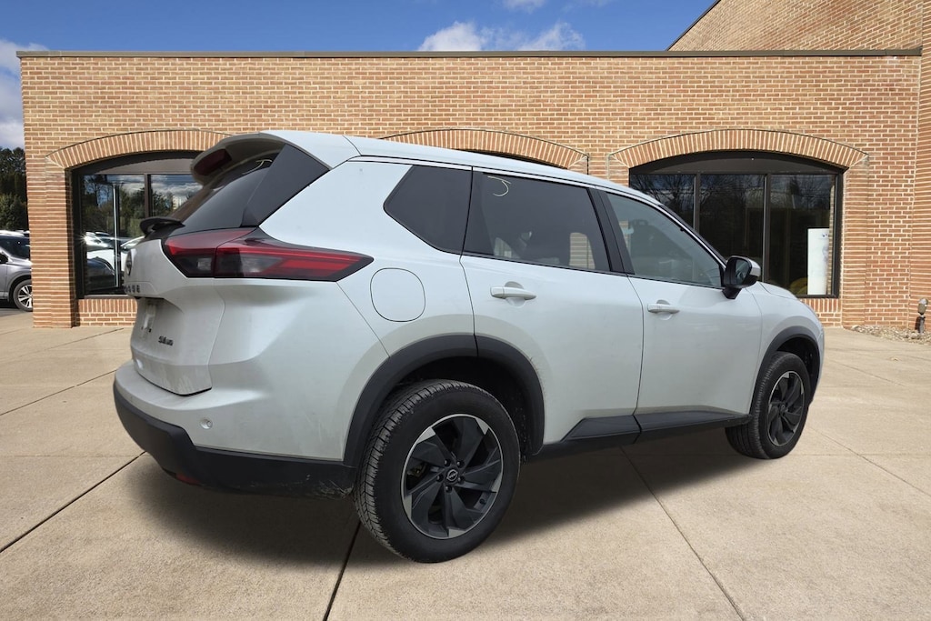 Used 2024 Nissan Rogue SV SUV