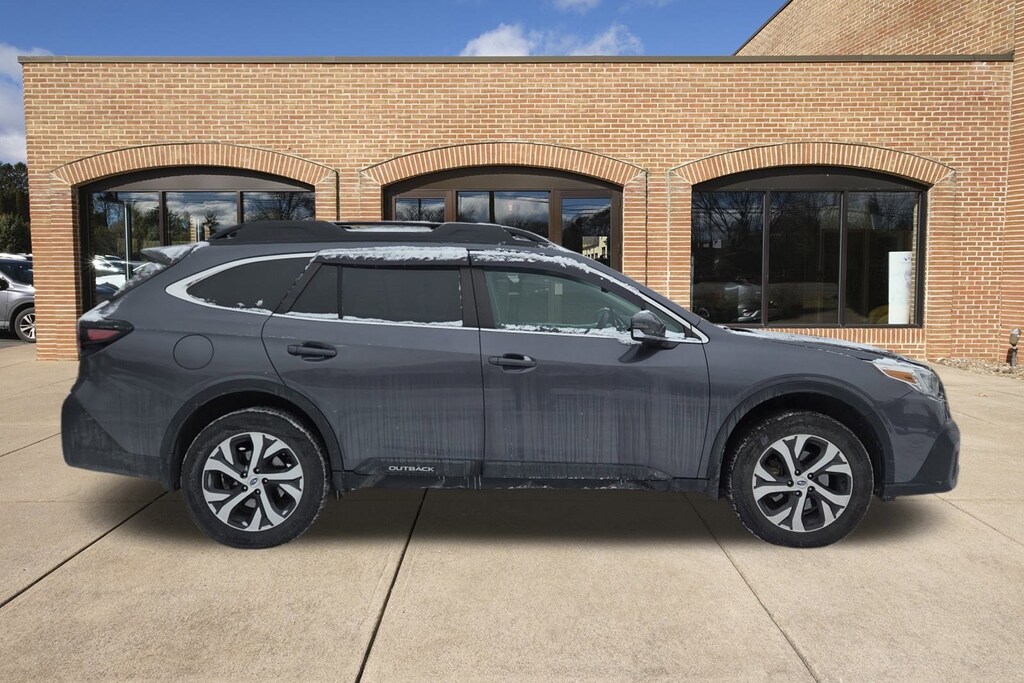 Used 2022 Subaru Outback Limited SUV