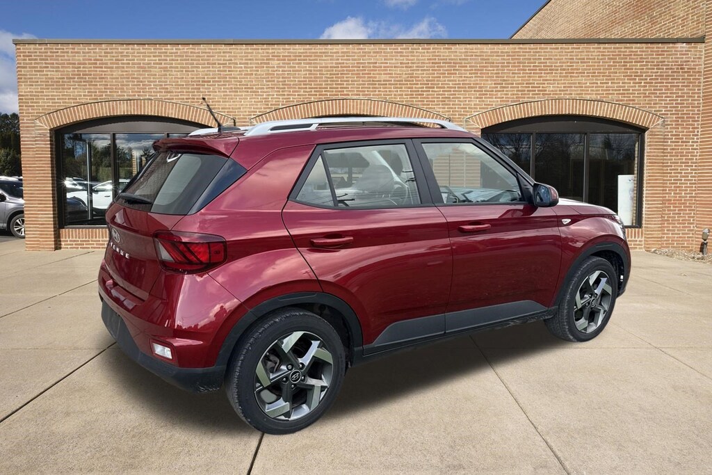 Used 2024 Hyundai Venue Limited SUV