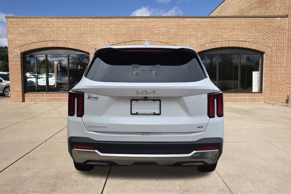 Used 2024 Kia Sorento S SUV