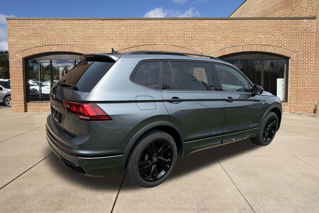 Used 2024 Volkswagen Tiguan 2.0T SE R-Line Black SUV