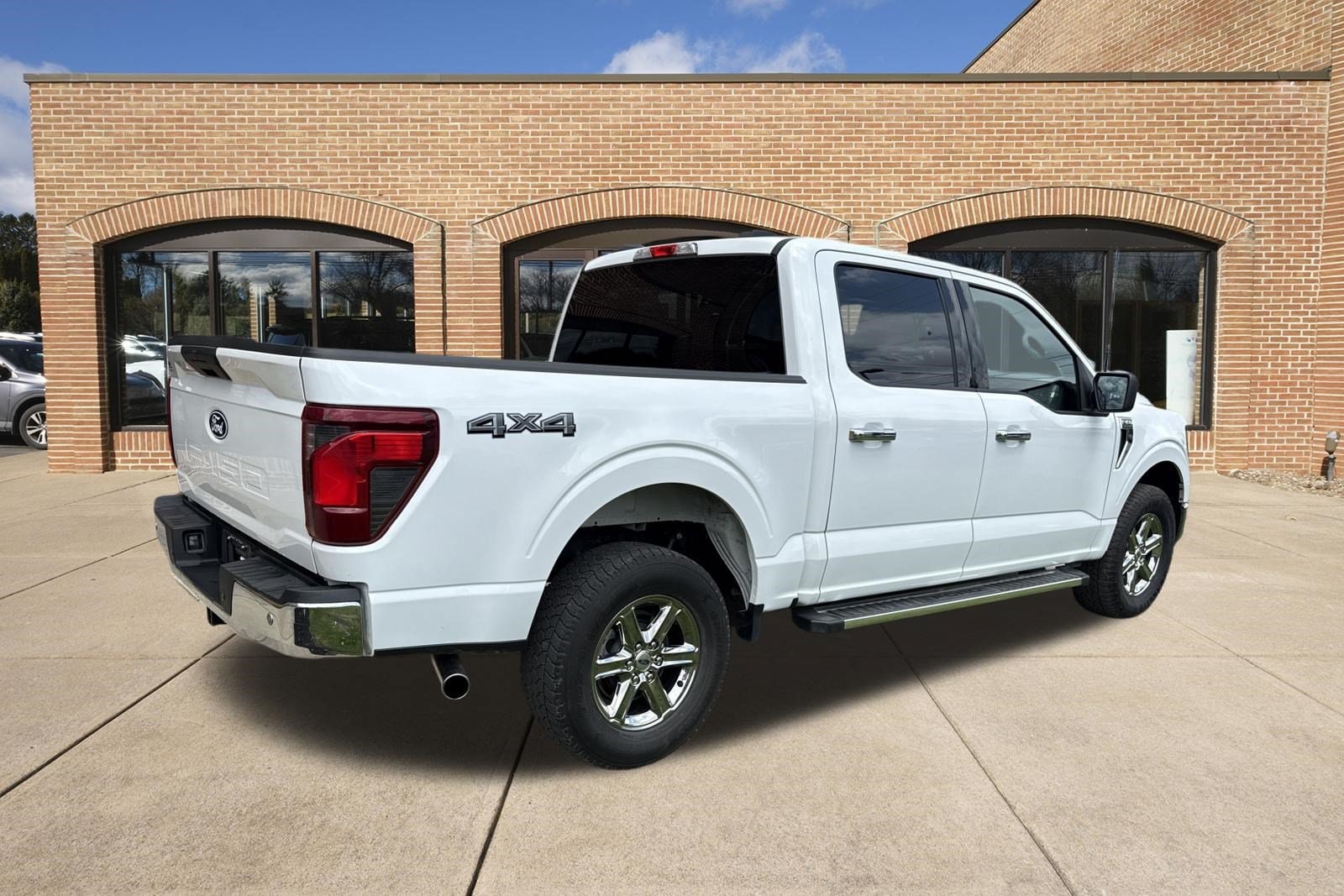 2025 Ford F-150 XLT - Photo 3