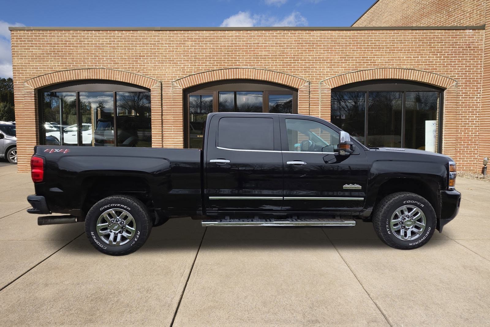 2019 Chevrolet Silverado 3500HD High Country photo 2