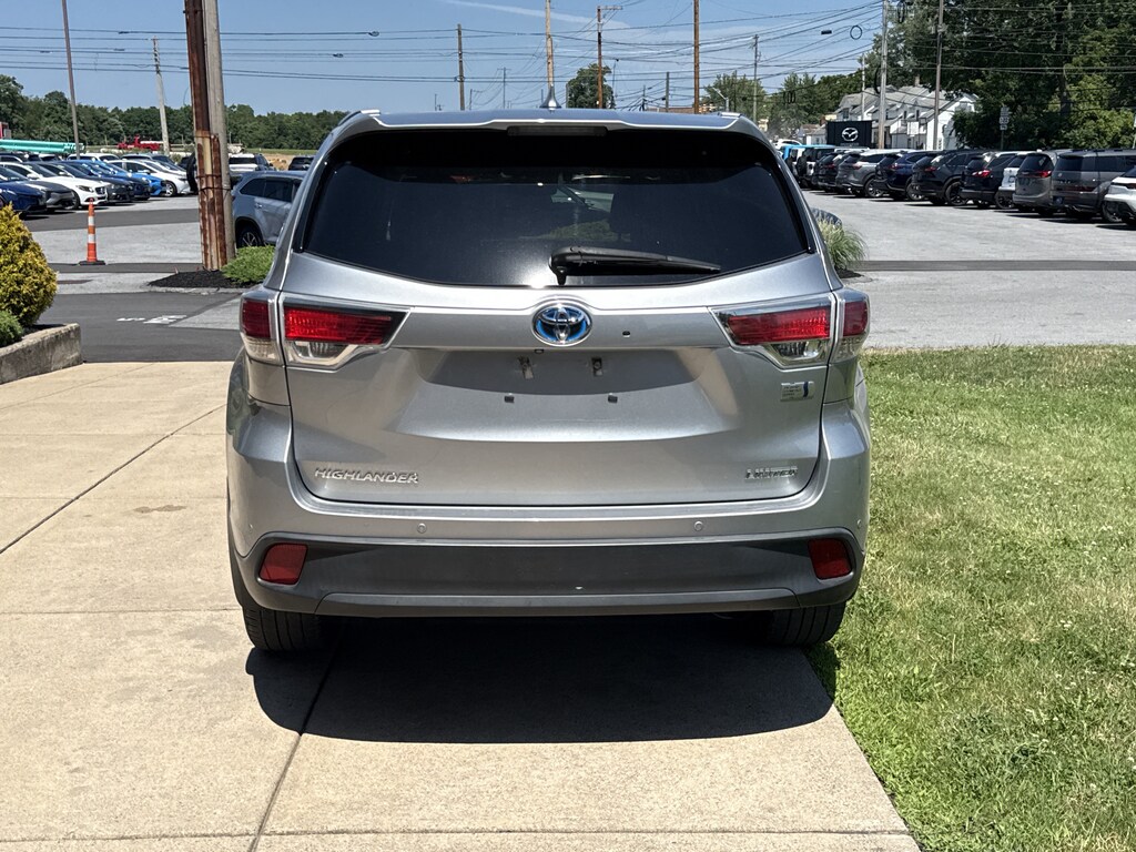 Used 2016 Toyota Highlander Hybrid Limited Platinum V6 SUV