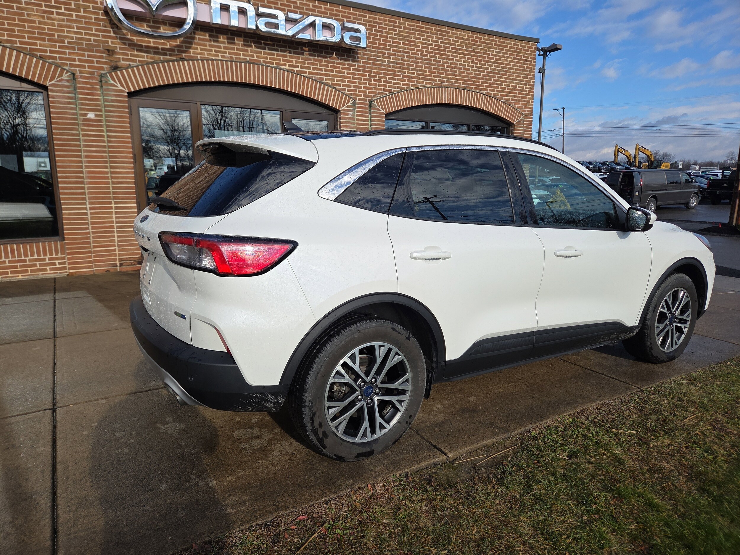 2020 Ford Escape SEL photo 3