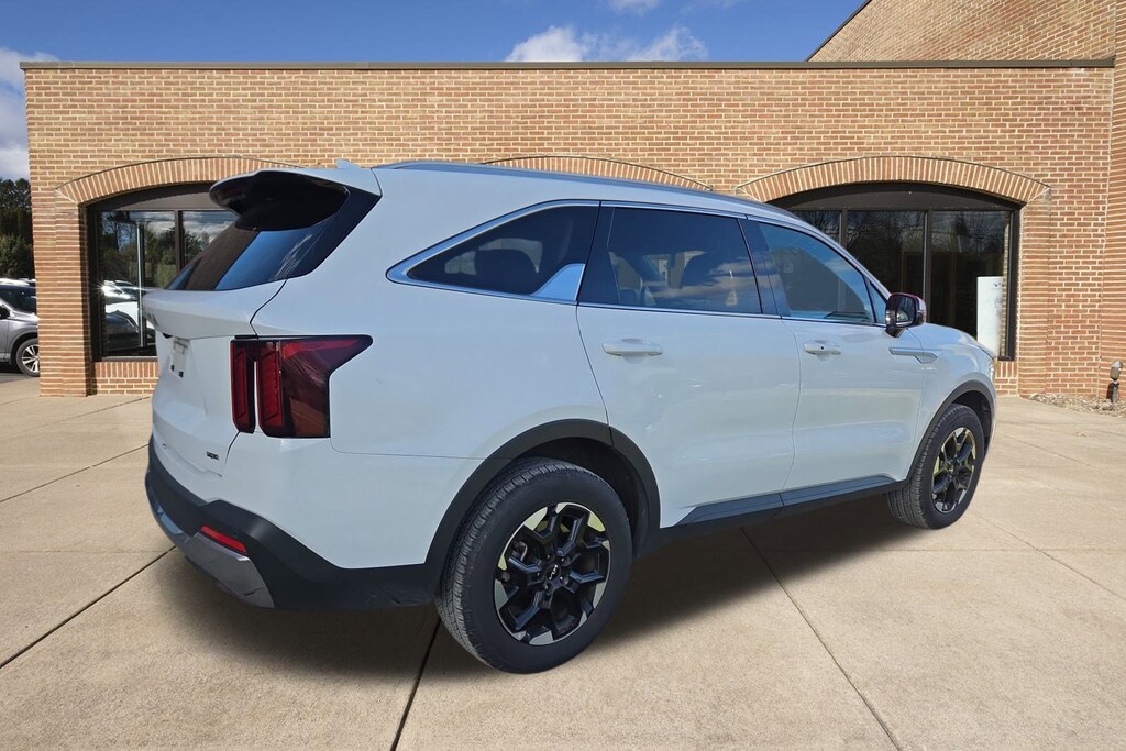 Used 2024 Kia Sorento S SUV