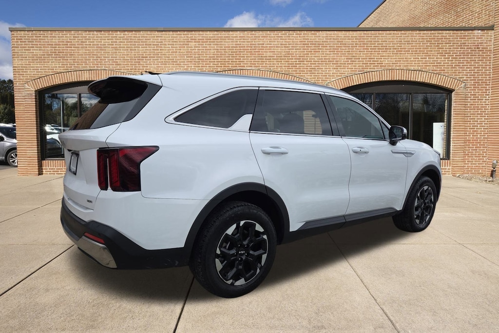 Used 2024 Kia Sorento S SUV