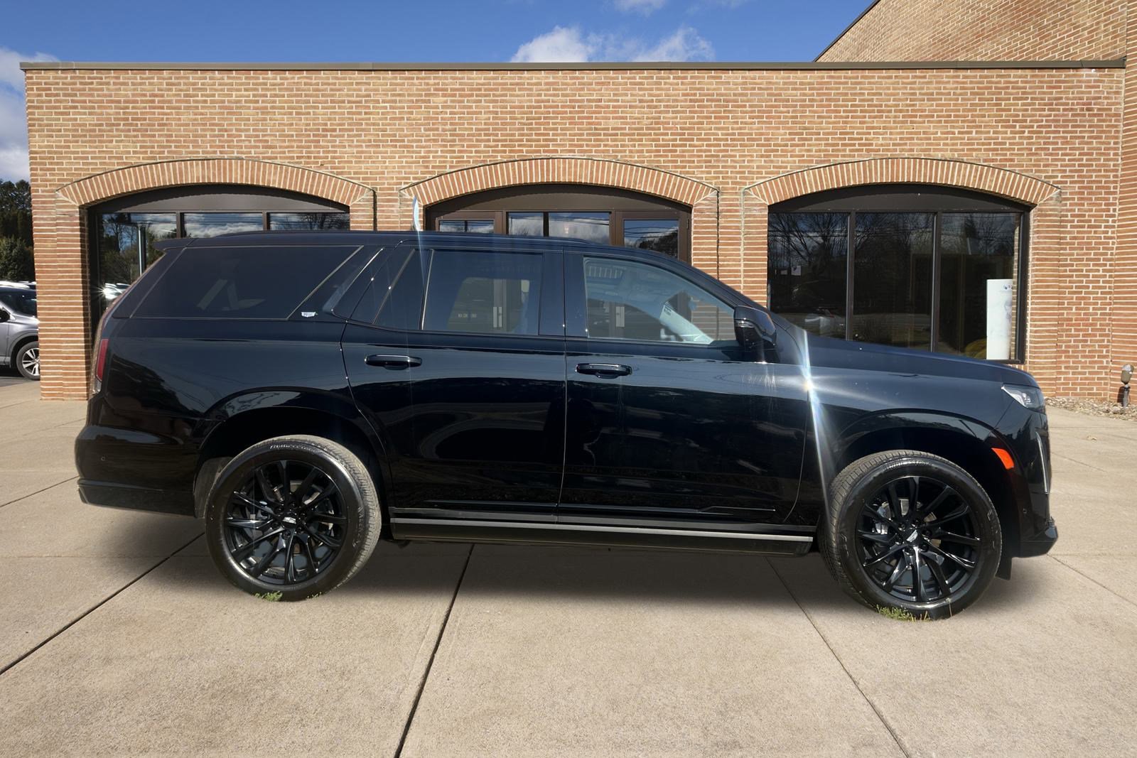 2024 Cadillac Escalade Sport Platinum photo 2