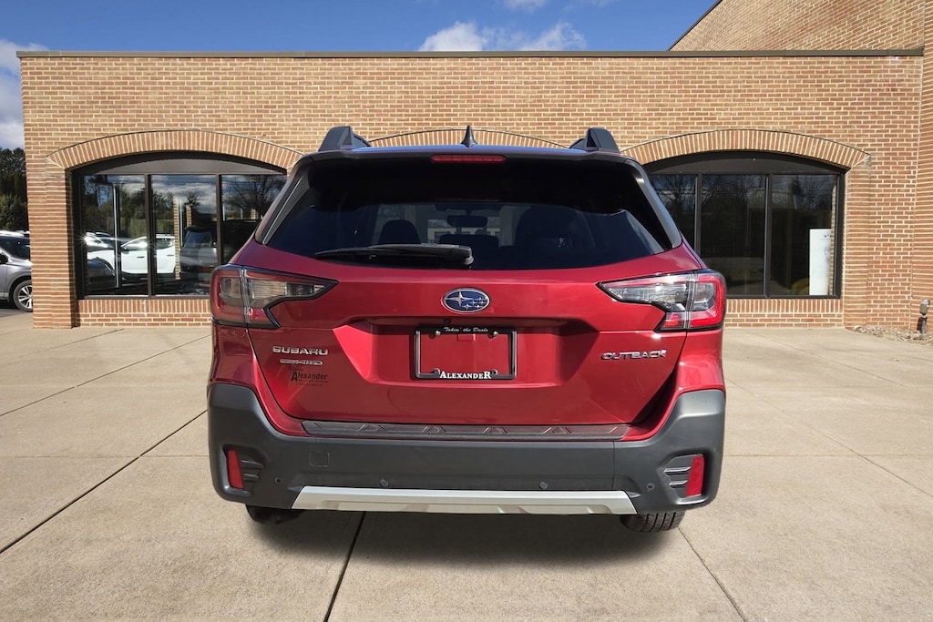 Used 2022 Subaru Outback Limited SUV