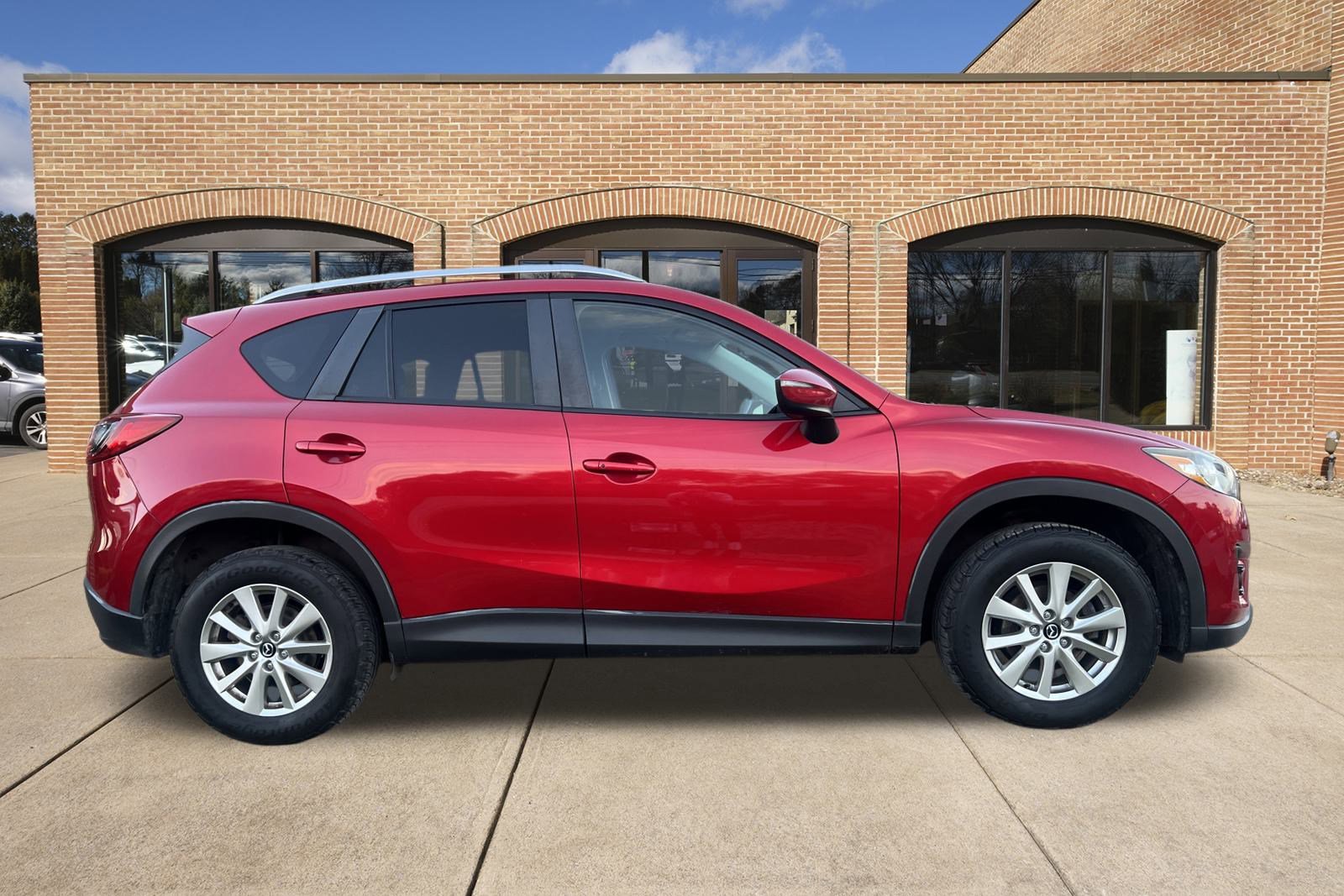 2016 Mazda CX-5 Touring photo 2