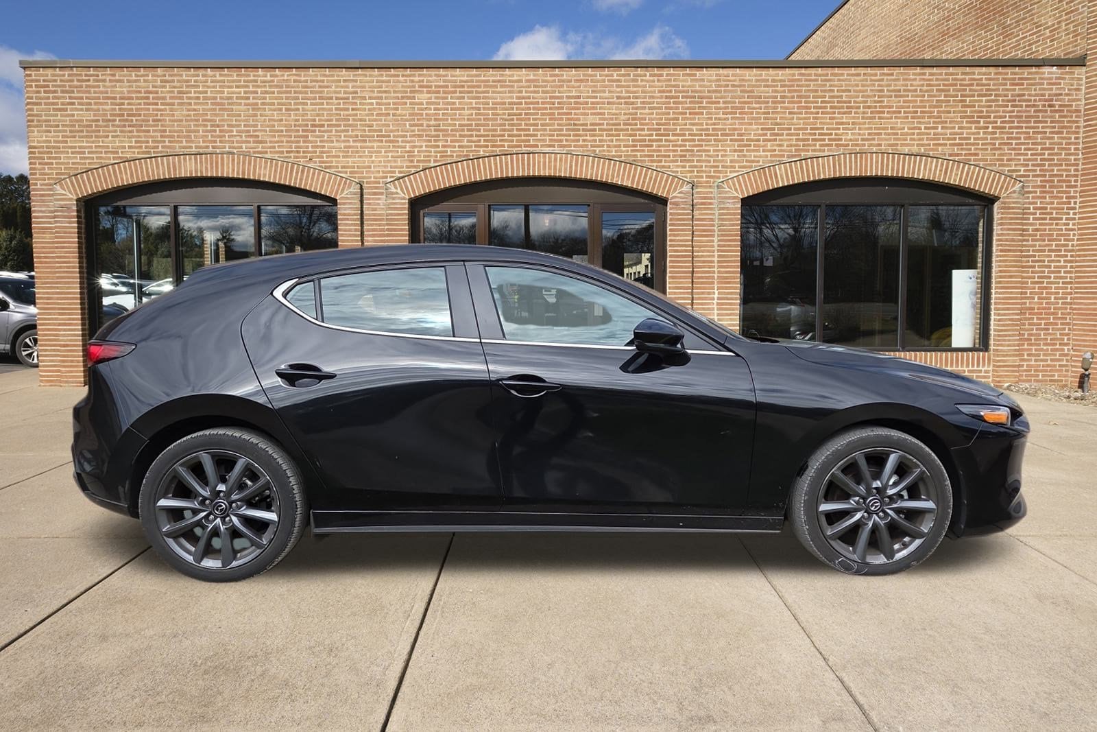 2024 Mazda Mazda3 Hatchback 2.5 s Preferred photo 2