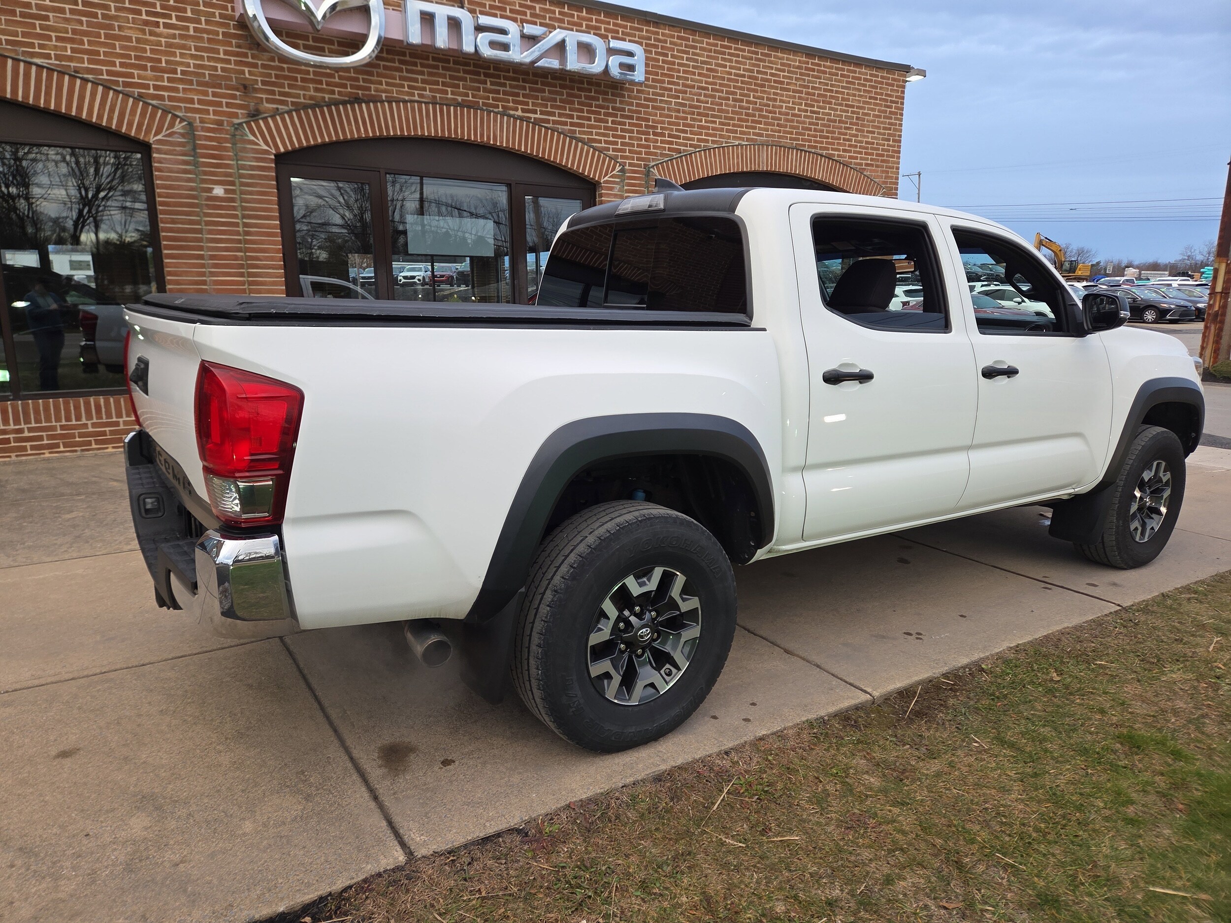 2017 Toyota Tacoma SR V6 Double Cab photo 2