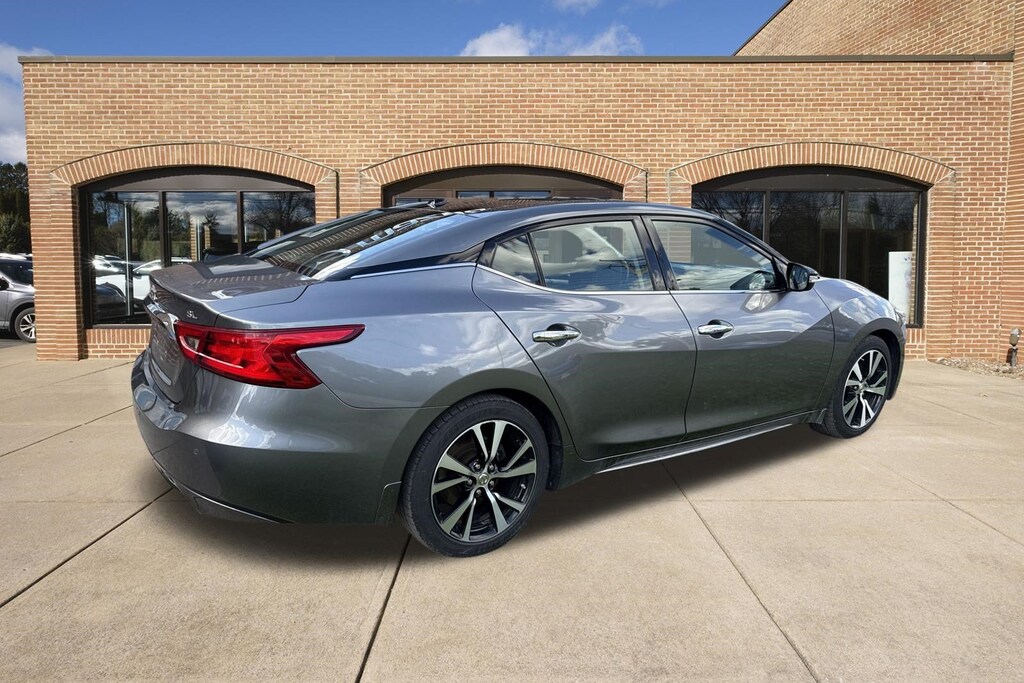 Used 2017 Nissan Maxima 3.5 SL Sedan