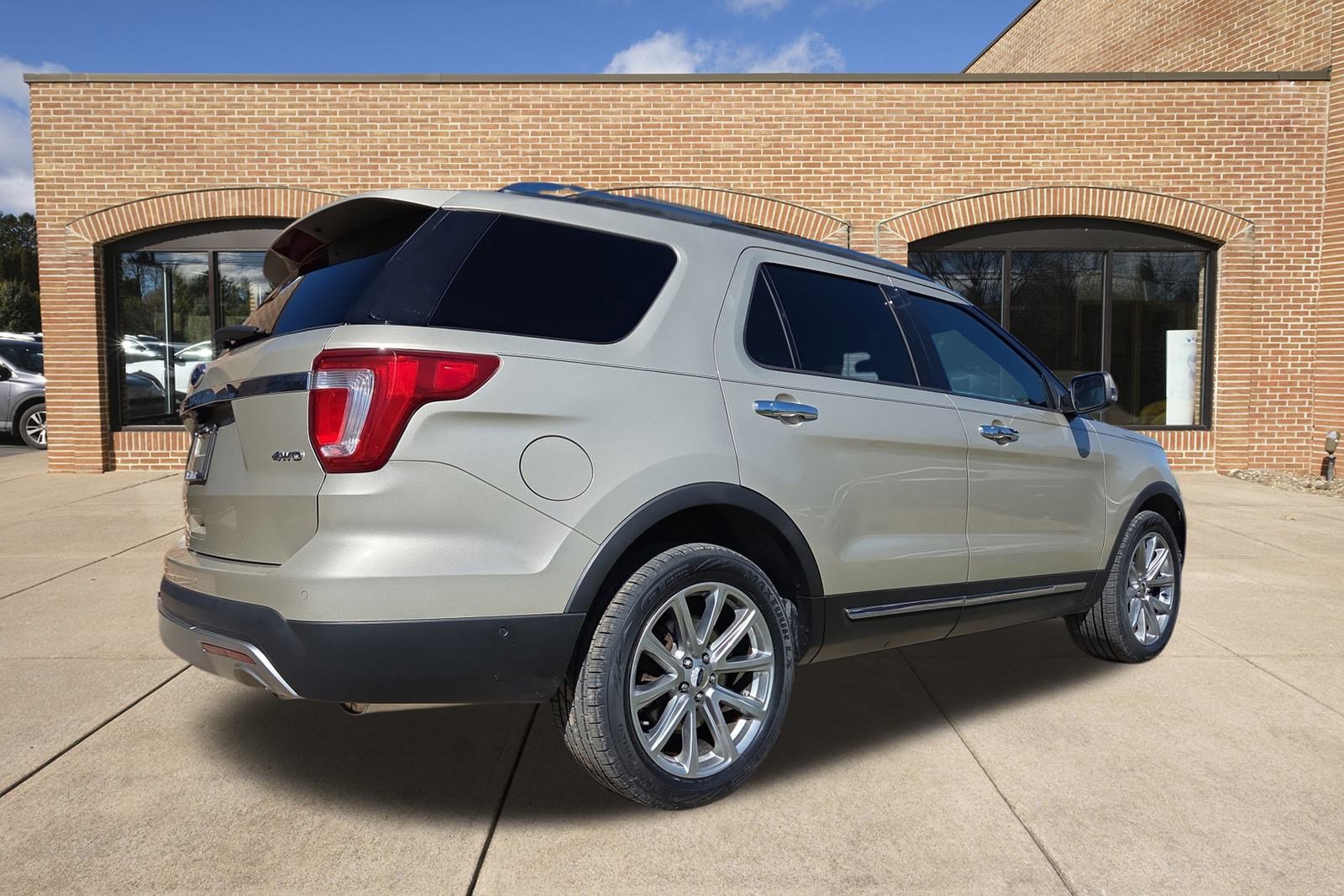 2017 Ford Explorer Limited photo 2