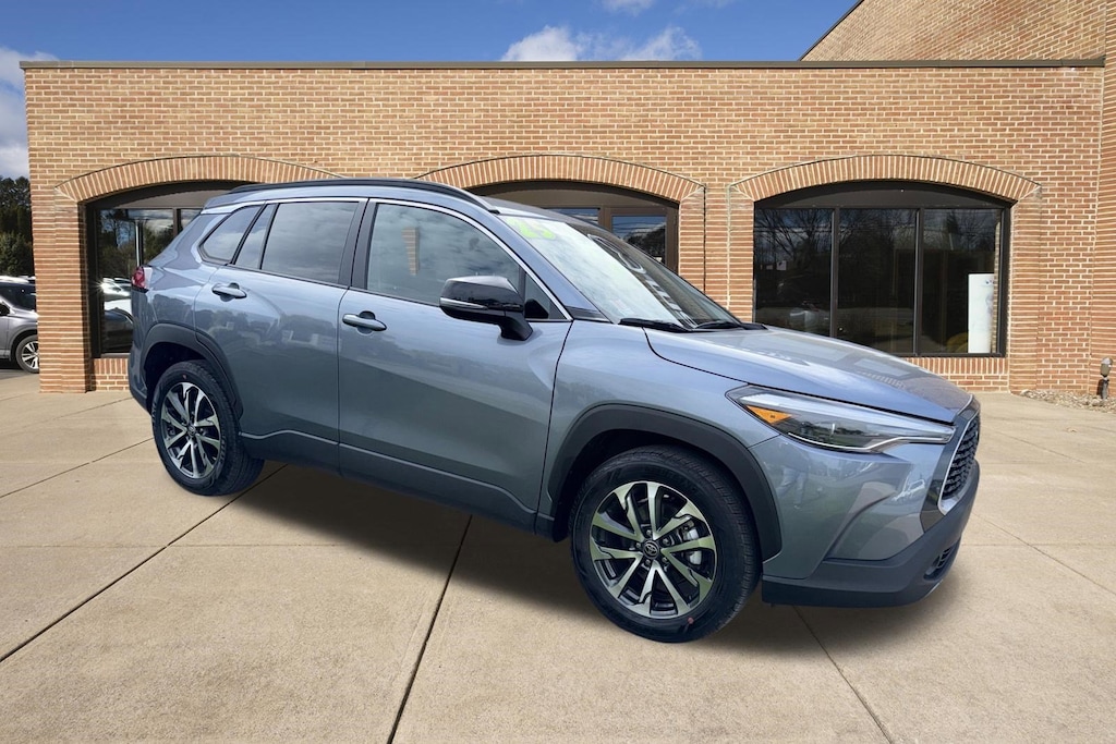 Used 2025 Toyota Corolla Cross XLE SUV