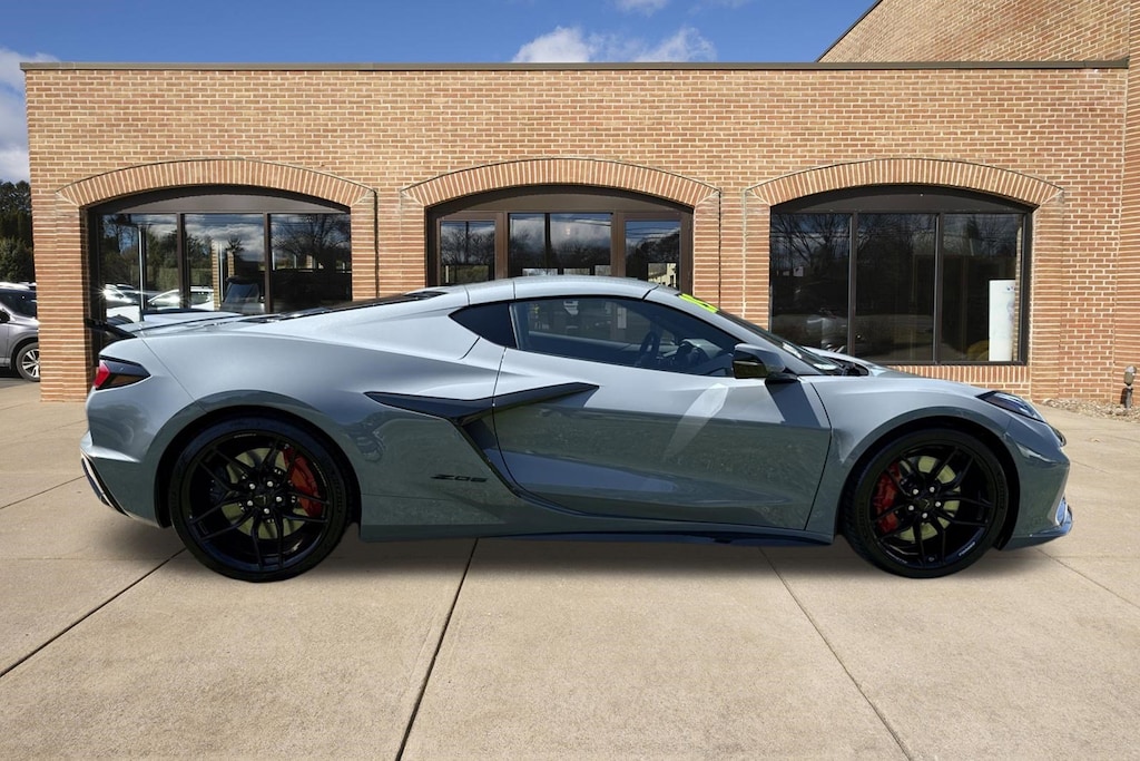Used 2025 Chevrolet Corvette Z06 w/1LZ Coupe