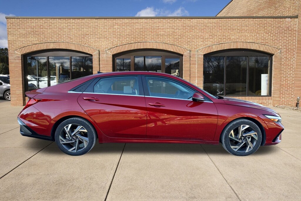 Used 2024 Hyundai Elantra Limited Sedan