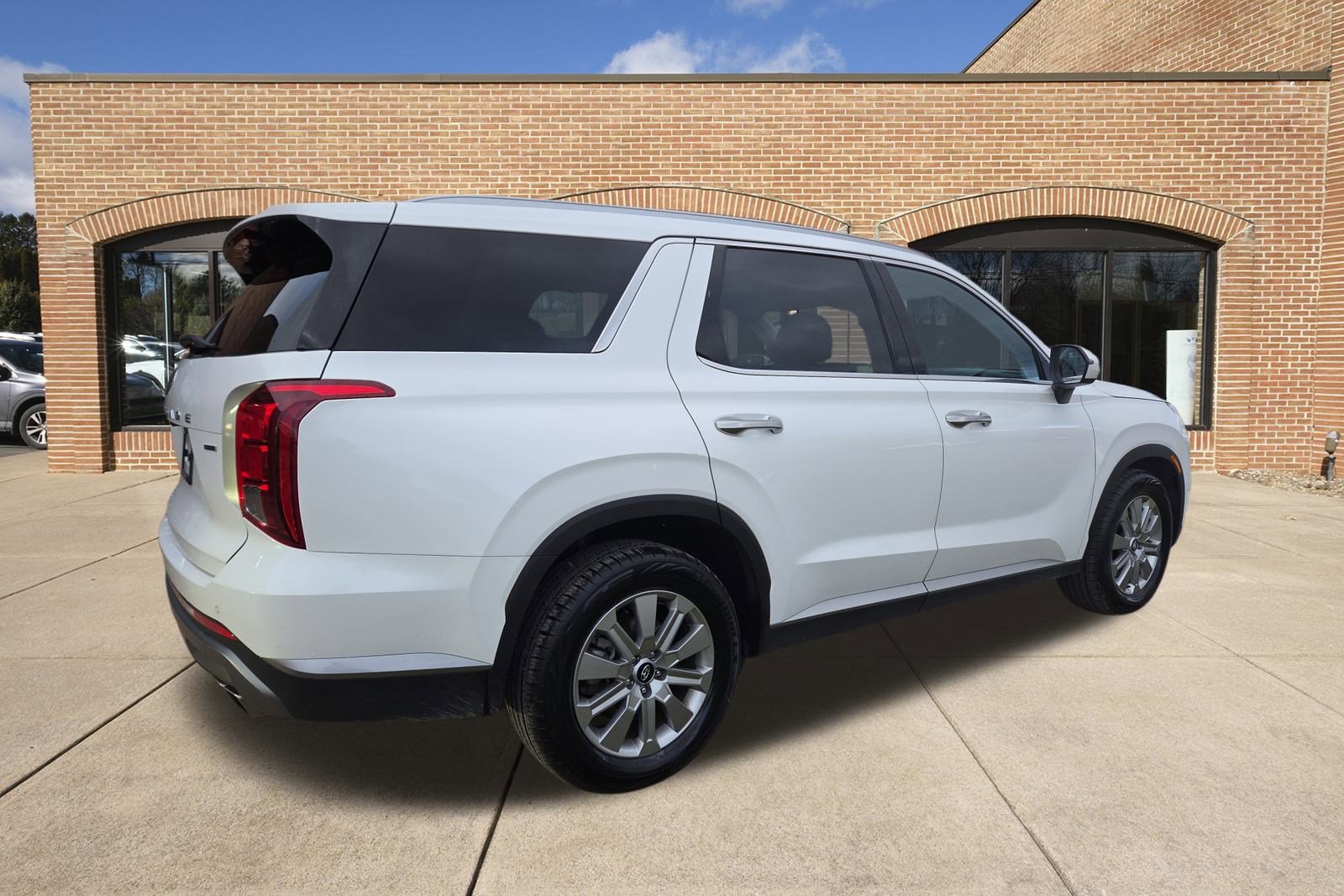 2025 Hyundai Palisade SEL photo 2