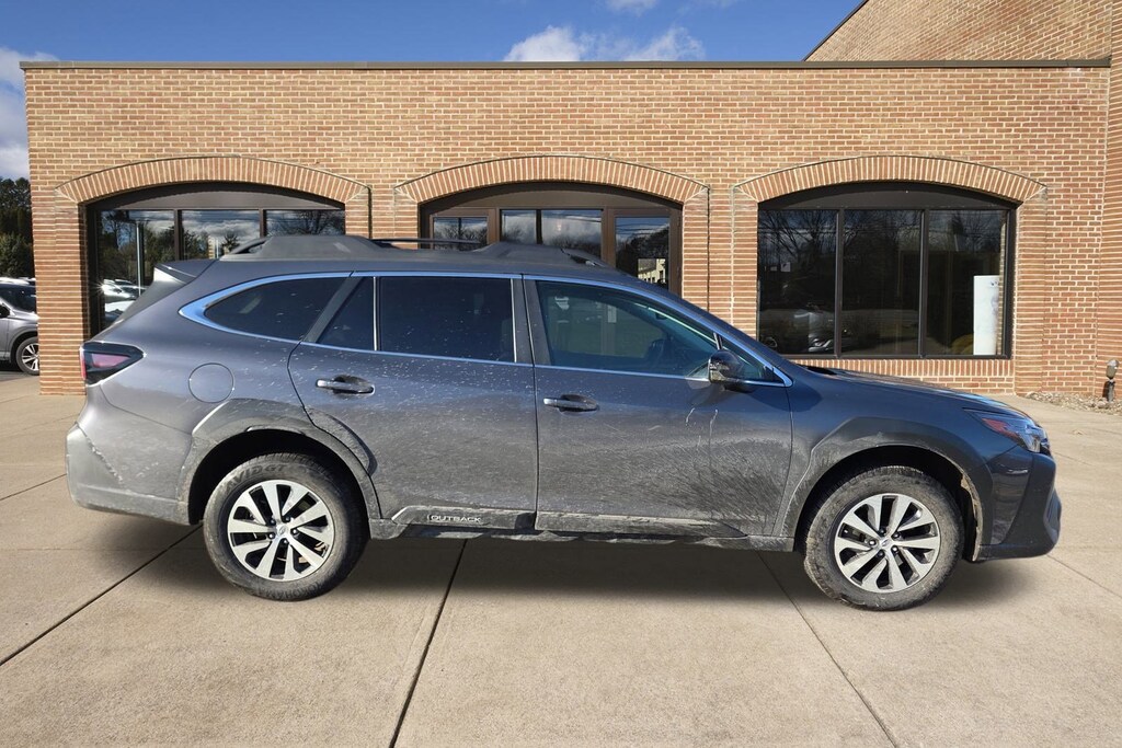 Used 2025 Subaru Outback Premium SUV