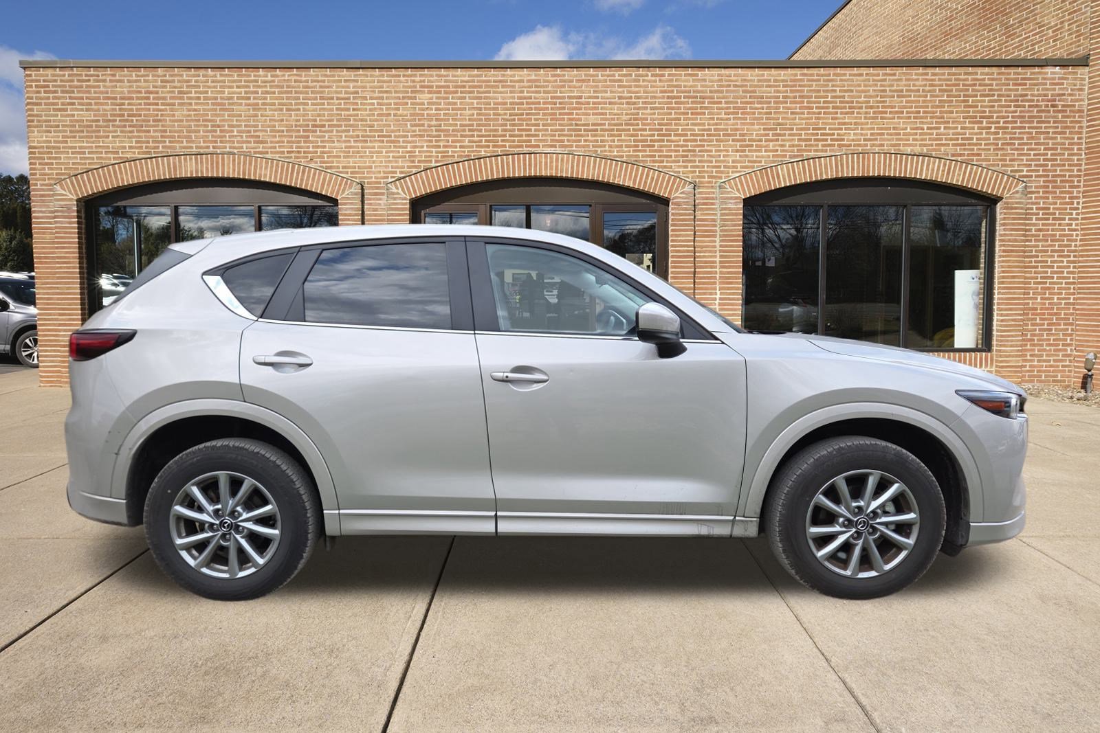 2025 Mazda CX-5 2.5 Select photo 2
