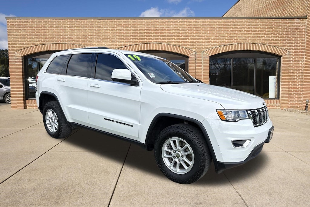 Used 2019 Jeep Grand Cherokee Laredo SUV