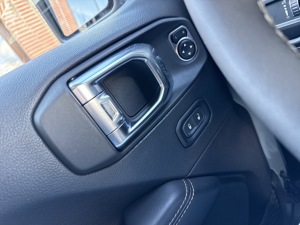 Used 2025 Jeep Wrangler 4xe Sahara SUV