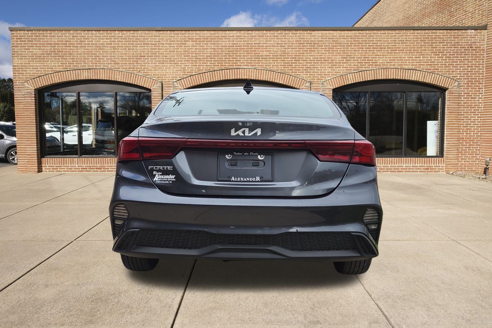 2024 Kia Forte LXS photo 3