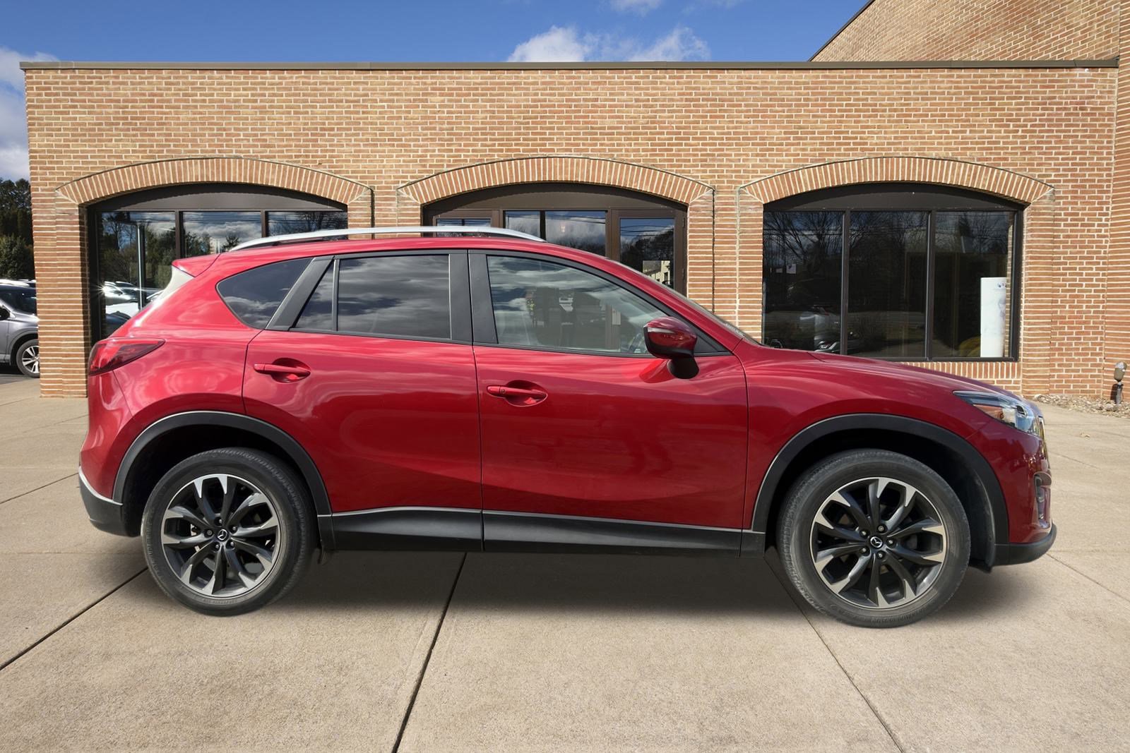 2016 Mazda CX-5 Grand Touring photo 2