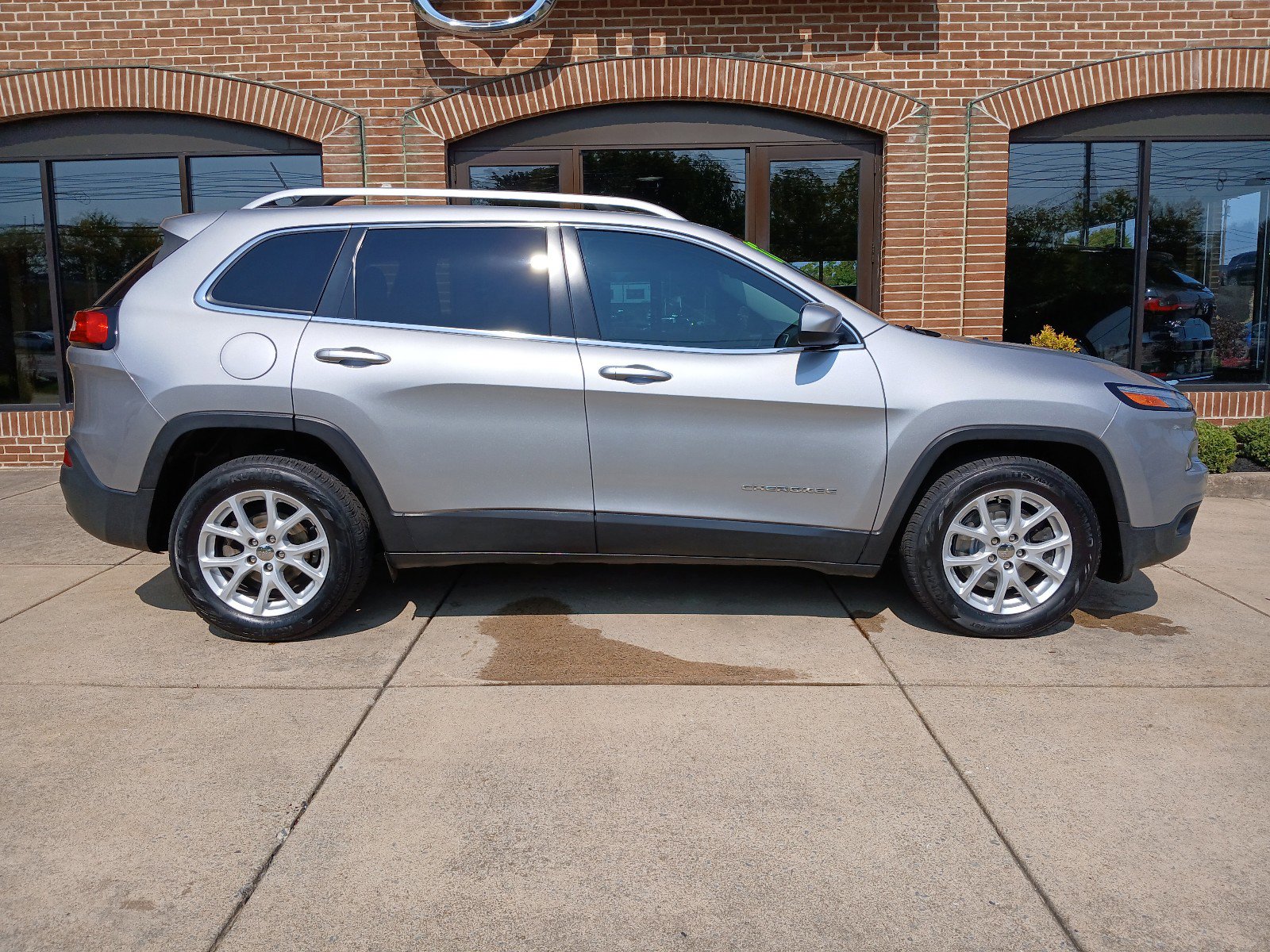 Used 2017 Jeep Cherokee Latitude with VIN 1C4PJLCB0HD218809 for sale in State College, PA