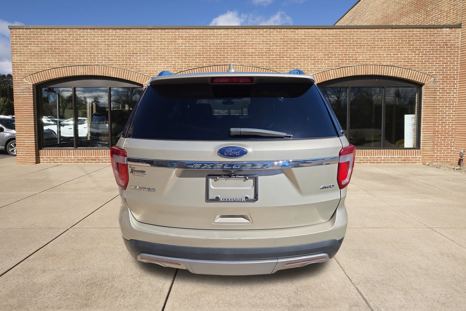2017 Ford Explorer Limited photo 3