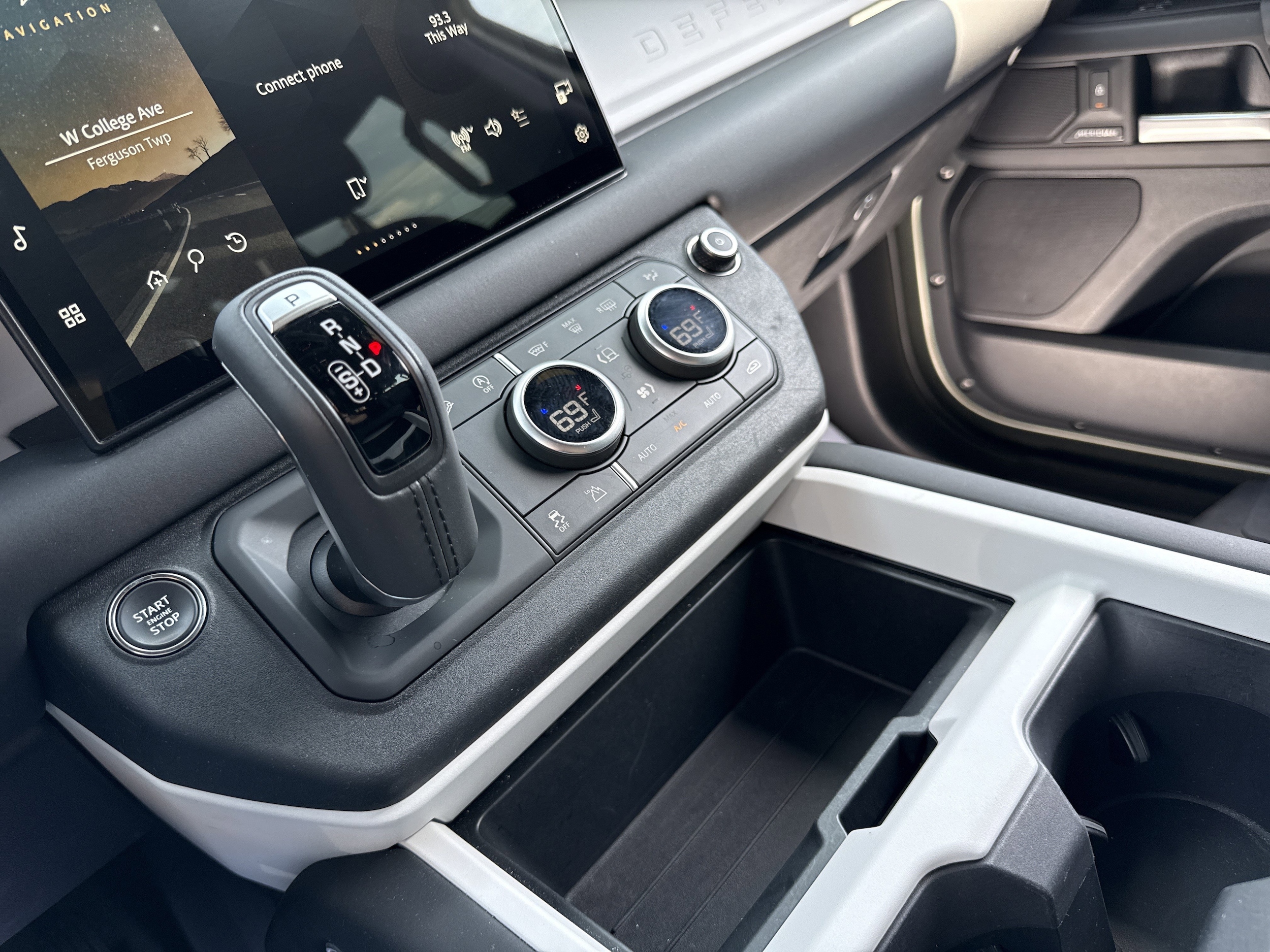 2025 Land Rover Defender S - Photo 23