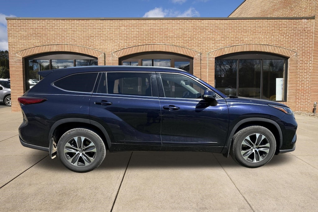 Used 2020 Toyota Highlander XLE SUV