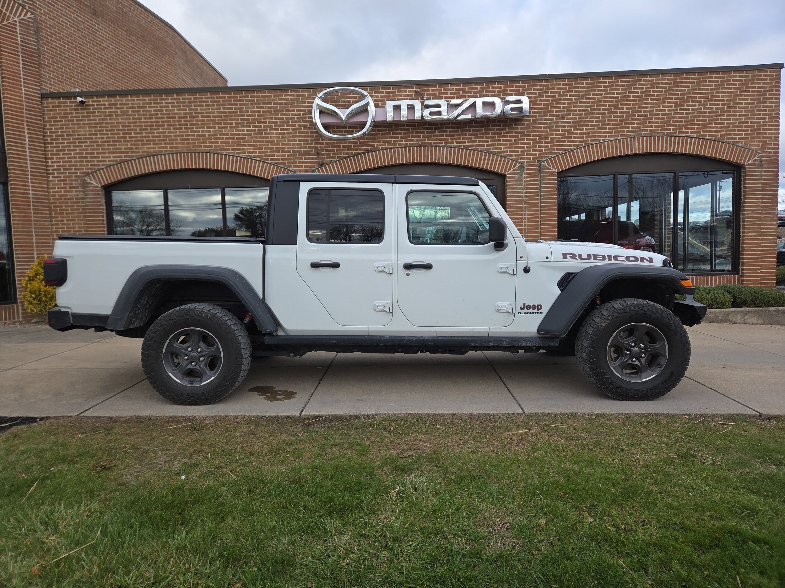 2022 Jeep Gladiator Rubicon photo 2