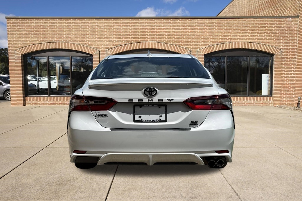 Used 2023 Toyota Camry SE Sedan
