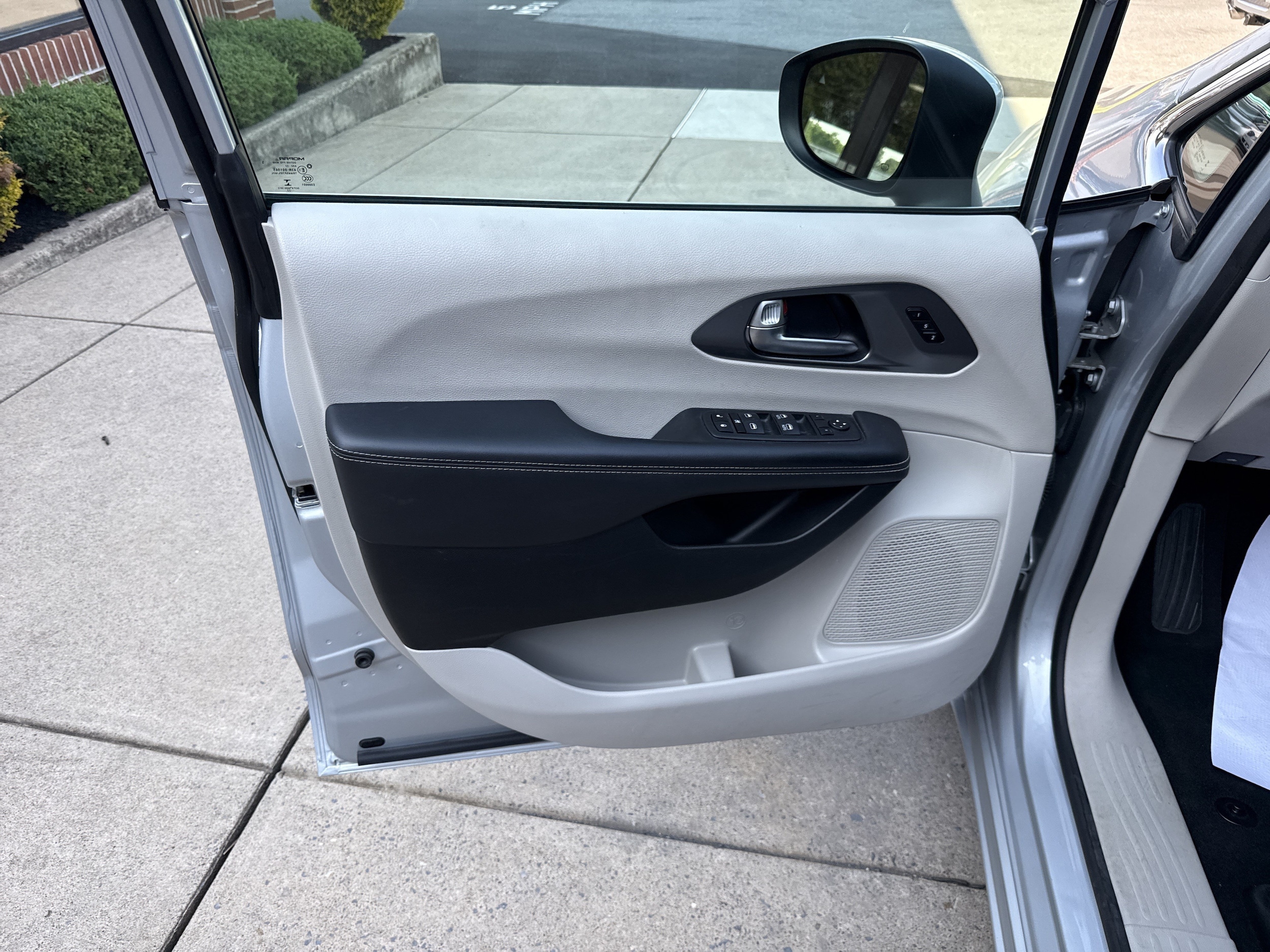 2023 Chrysler Pacifica Touring L - Photo 22