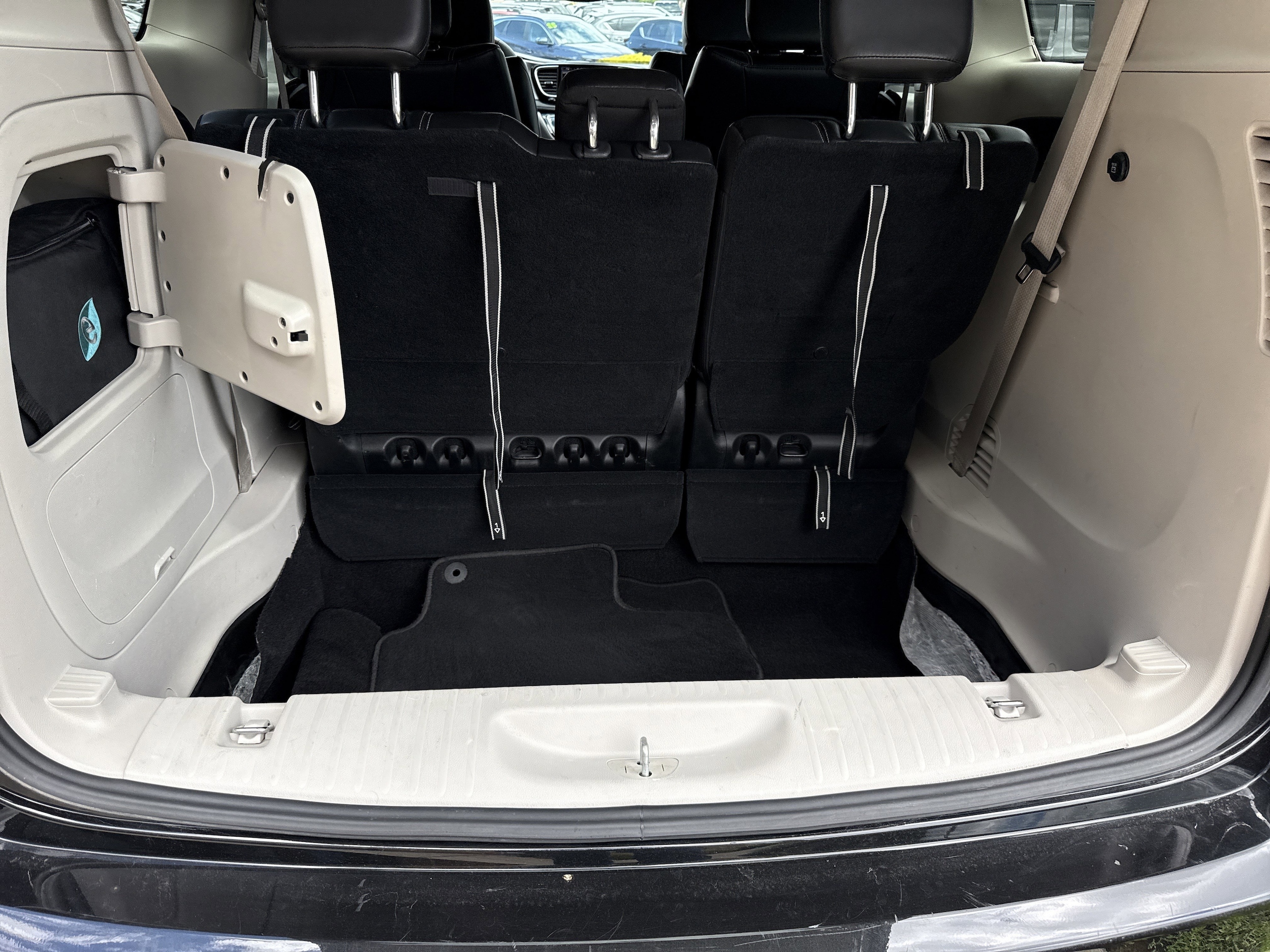 2023 Chrysler Pacifica Hybrid Touring L - Photo 7