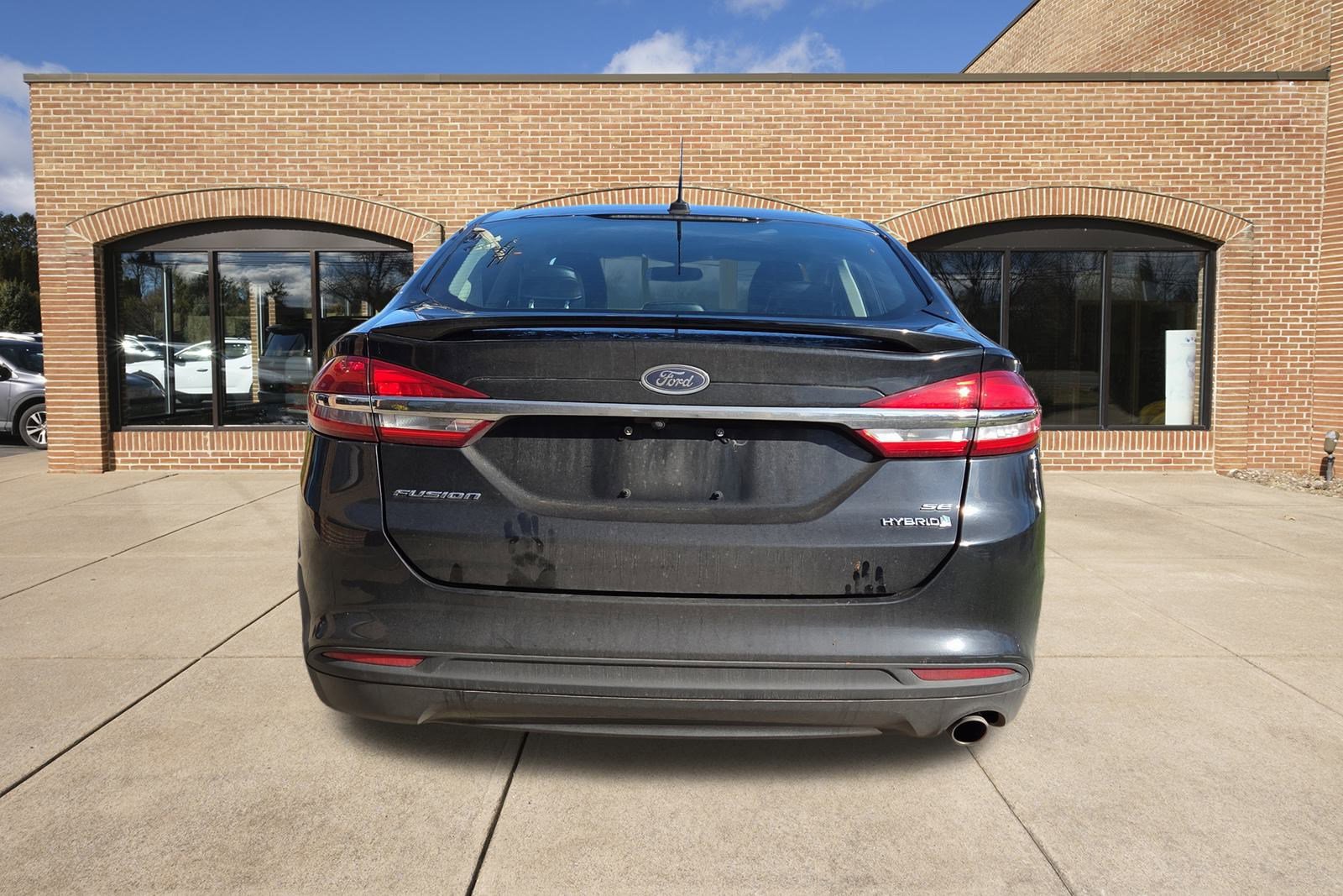 2017 Ford Fusion SE Hybrid photo 3