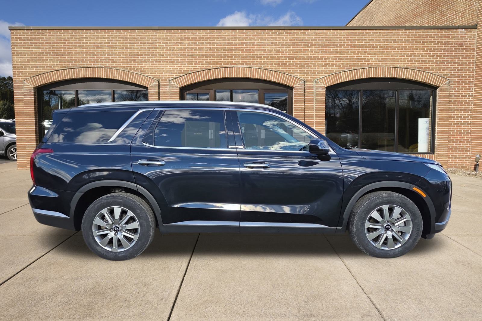 2024 Hyundai Palisade SEL photo 2