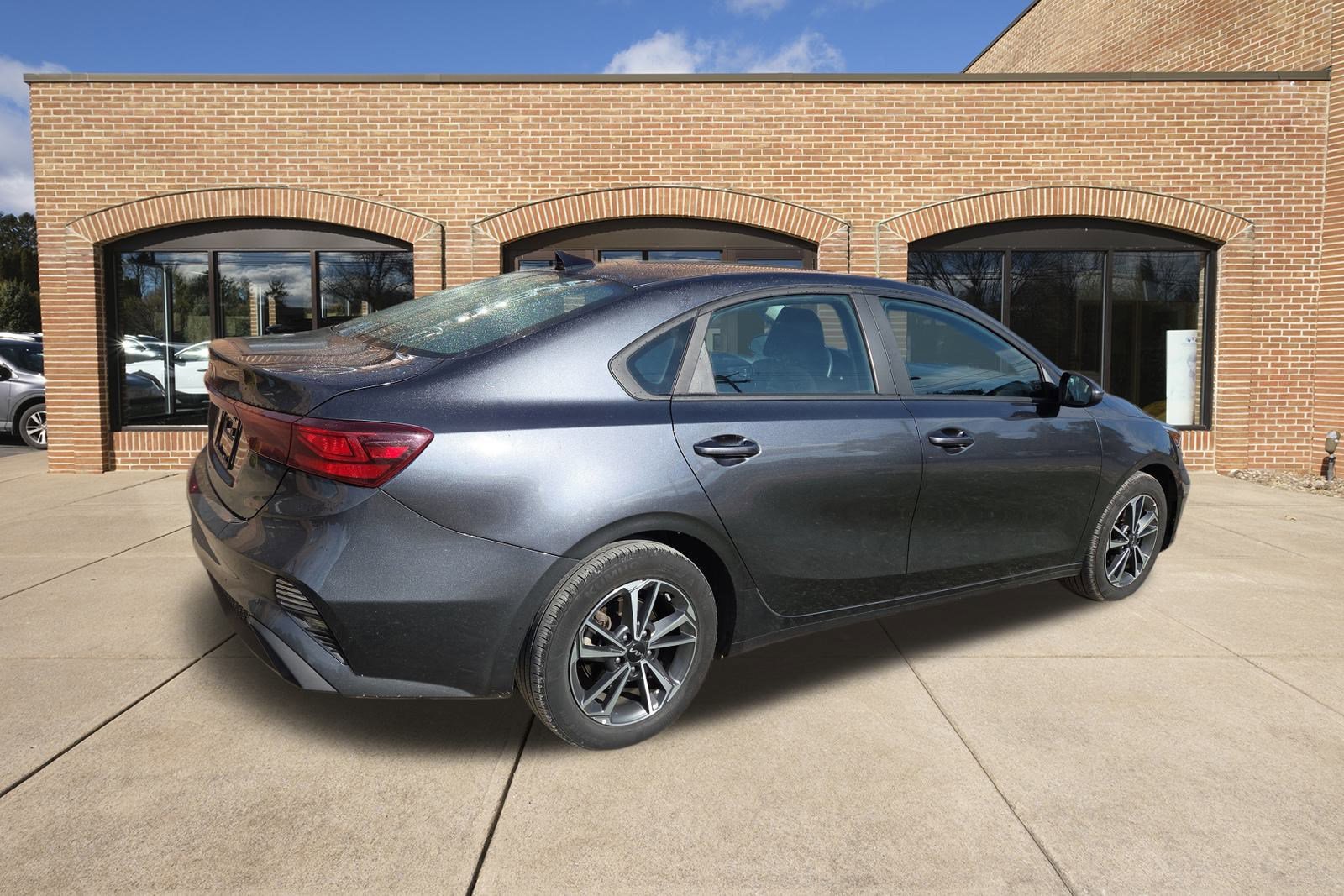 2023 Kia Forte LXS photo 3